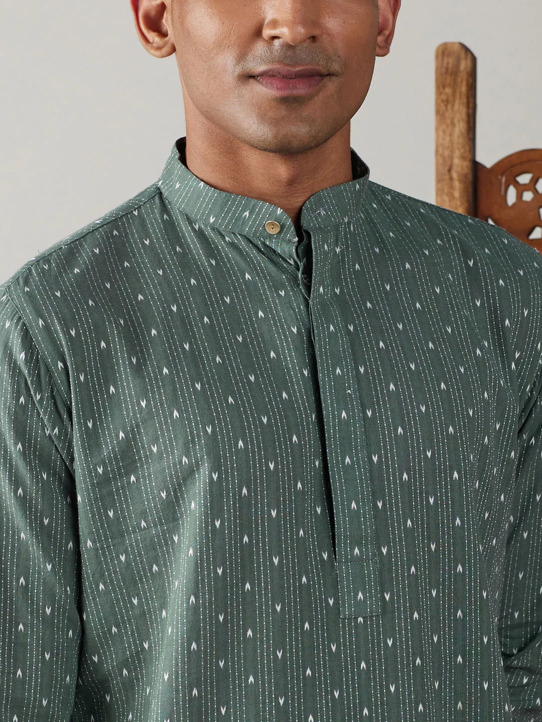 VASTRAMAY Green Cotton Jacquard Kurta Set